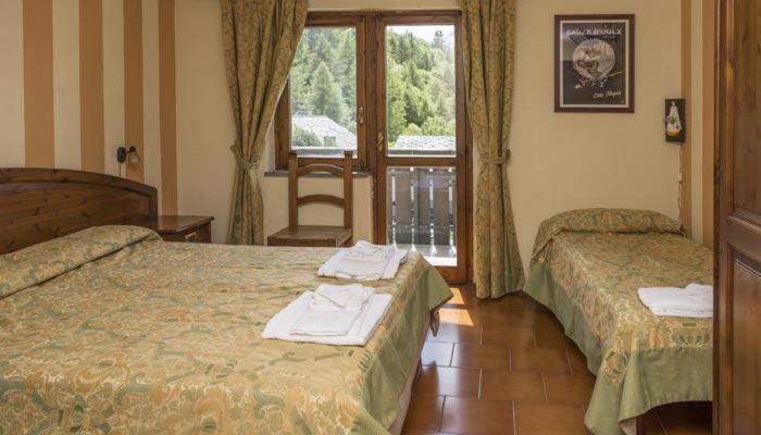 Hotel La Fontaine Oulx Kültér fotó