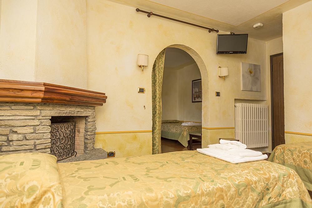 Hotel La Fontaine Oulx Kültér fotó